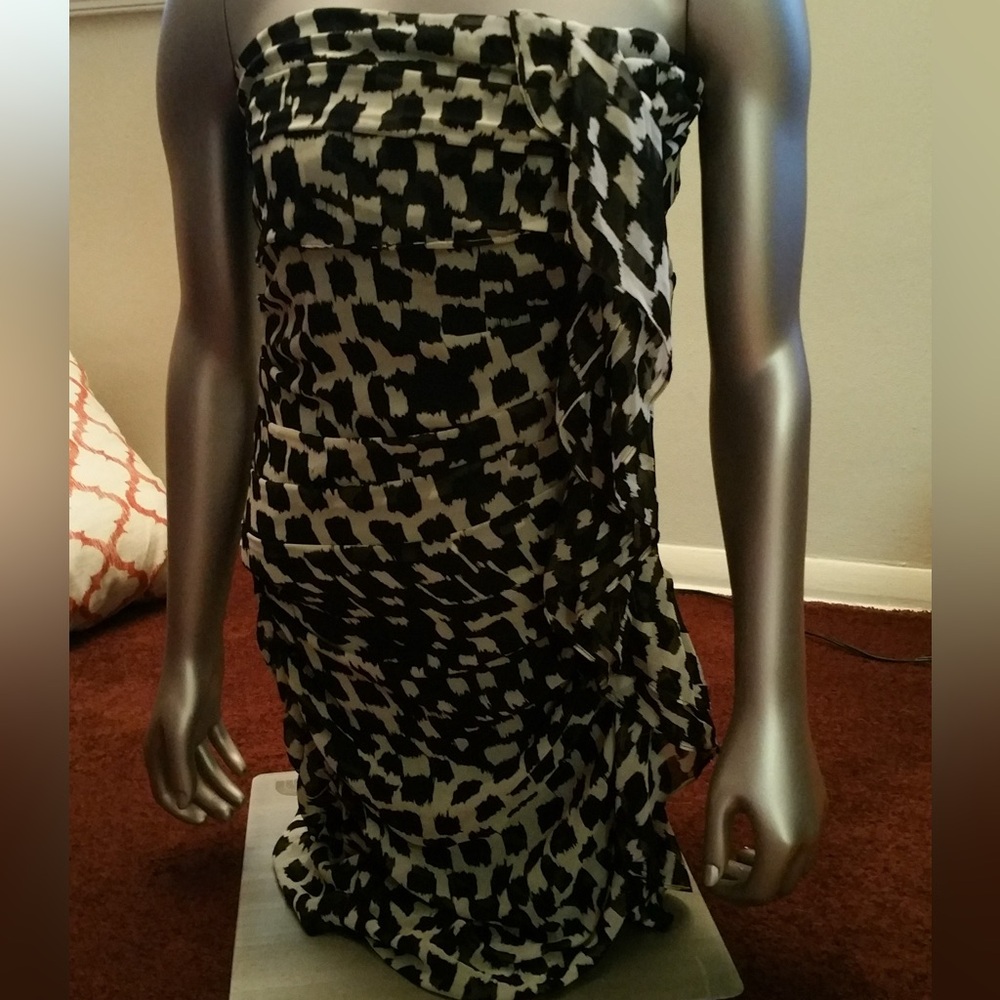 Womens Akira Black Label Dress Black and White Sz S Small Sleeveless Knee Length